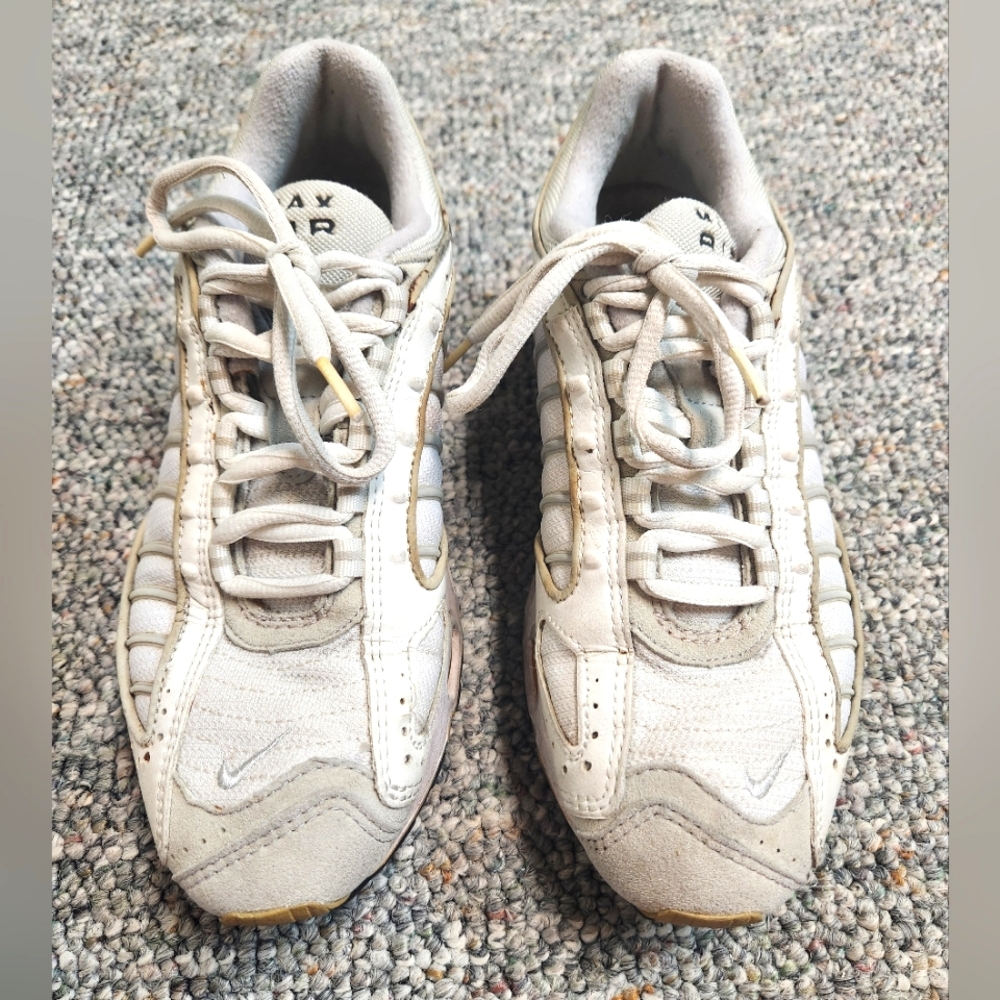 Nike Women's Air Max Tailwind IV Sneakers 8